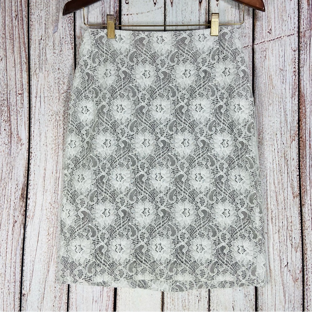 Banana Republic Skirt Womens Size 2 White Gray Lace Floral Zip Lined